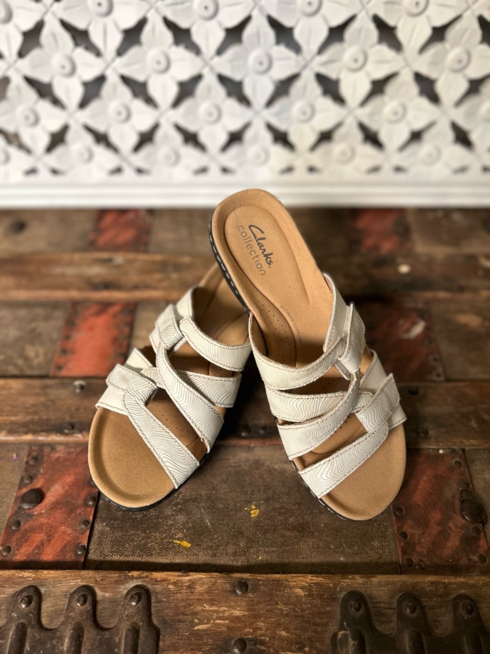 Clarks Women's Cream Multi-Strap Slide Sandals
